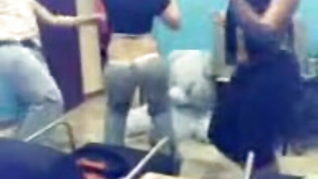 پارتی, ها سوپر خواهر و برادر از آن لذت ببرید با سیم لخت کن