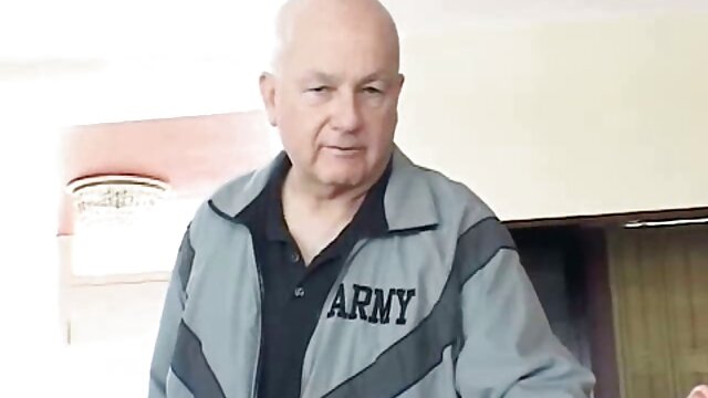 سینه کلان, سوپر برادر خواهر مامان گمراه یک دوست