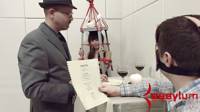 دختر زرق و برق دانلود سکس خواهر برادر دار متفکر و انگشتی