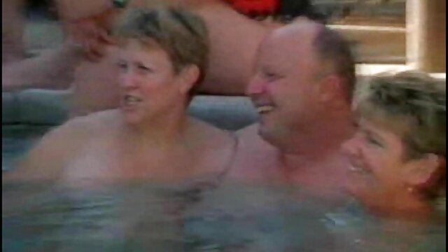 - کثیف, کلیسا, دختر, خروس بزرگ سوپر خواهر و برادر