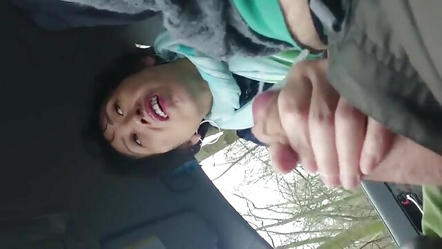 سینه کلان, سکس خواهر با برادر بافی سرگرم کننده در جدول ماساژ