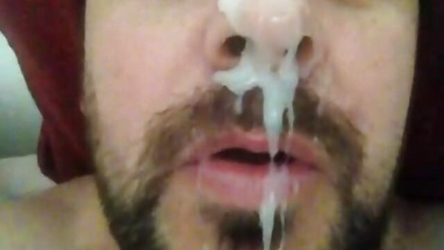 - Davina دیویس نشان می دهد پاهای سکسی او و fucks در سکس خواهر وبرادر