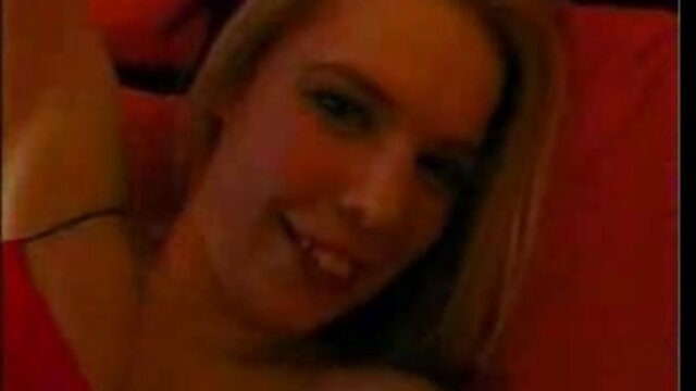 دختر, داغ با عینک را دوست دارد به مکیدن خروس سکس برادر و خواهر