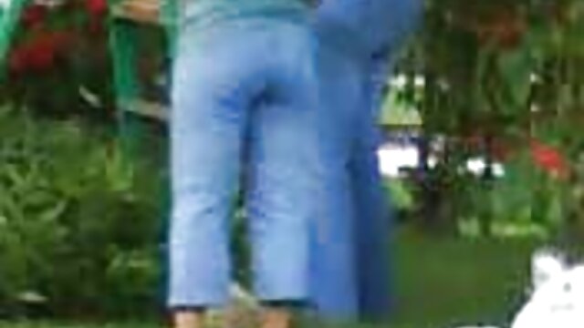 اتاق خواب محل مناسب برای عیاشی سوپر سکسی خواهر برادر لزبین است