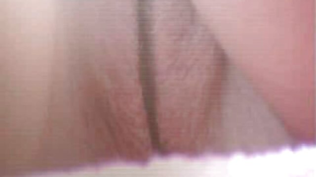 ناز, ولگرد بازی می کند با بیدمشک سکس خواهر و برادر او